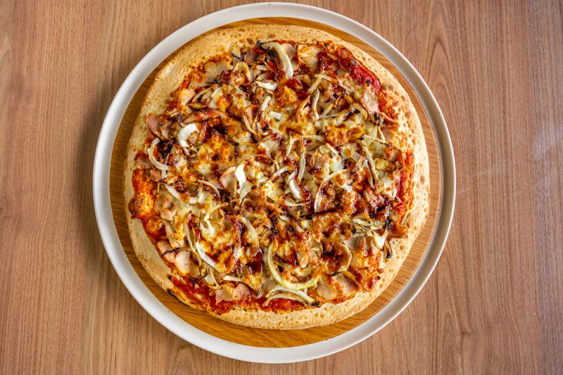Green lantern pizza delivery - hot fresh pizza ready to go